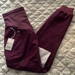 FIGS Maternity Jogger Size Small NWT